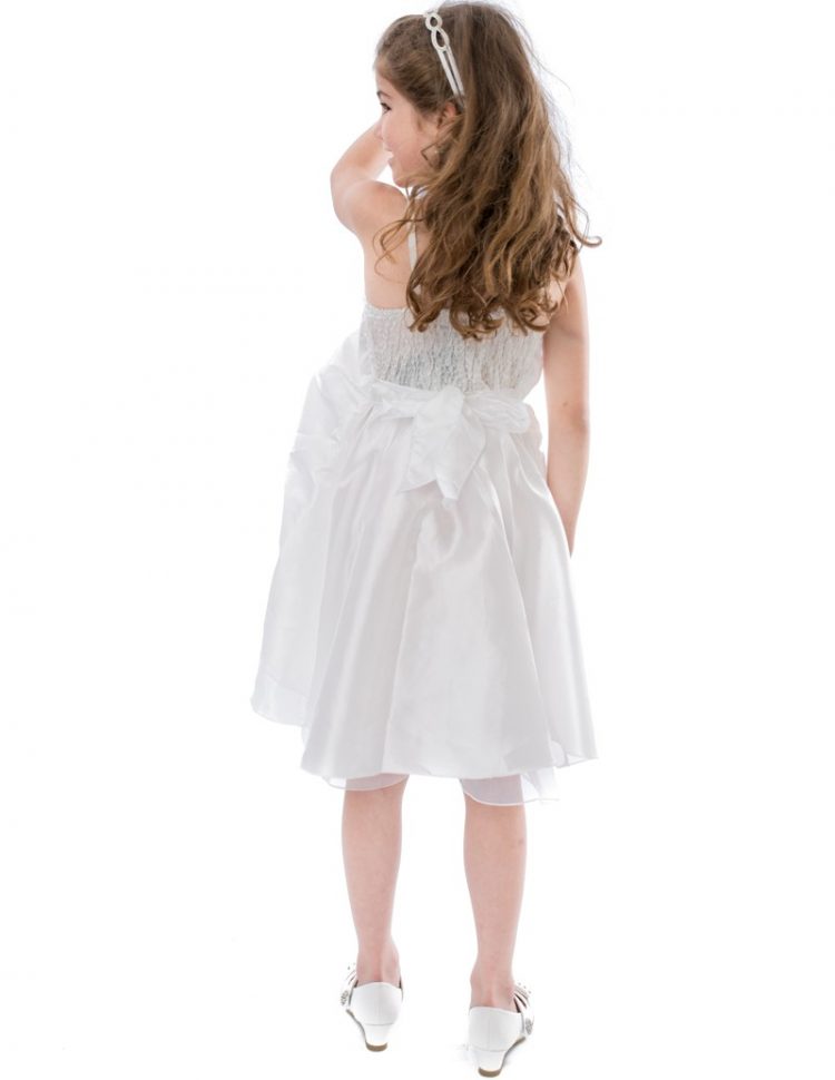 Achterkant Bruidsmeisjes jurk Lola met ritssluiting en klein stukje elastiek op de rug.